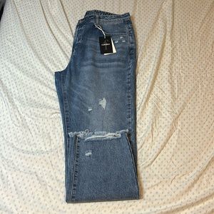 Distressed Boyfriend Jeans NWT